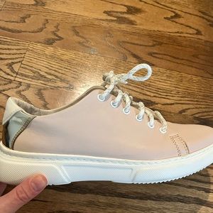 Like new Johnston and Murphy sneakers